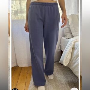 Brandy Melville: ANASTASIA TIE SWEATPANTS